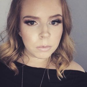 Meet your Posher, Caleigh